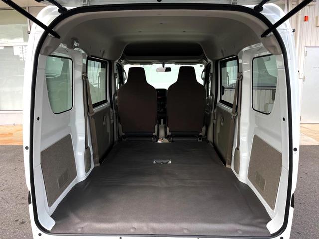 エブリイ ＰＡリミテッド　ＭＴ車　オートライト　ドアバイザー　プライバシーガラス　ヘッドライトレベライザー　プライバシーガラス　盗難防止装置（30枚目）