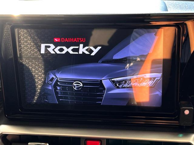 ロッキー プレミアムＧ　ＨＥＶ　純正９型ナビ　バックカメラ　衝突被害軽減システム　レーダークルーズ　禁煙車　ハーフレザーシート　ドラレコ　コーナーセンサー　スマートキー　ＬＥＤヘッド　ＥＴＣ　車線逸脱警報　オートライト（4枚目）