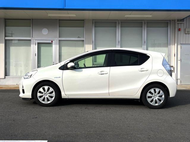 アクア S アルパイン8インチナビ バックカメラ スマートキー ETC オートライト オートエアコン Bluetooth CD DVD再生 フルセグ(29枚目)