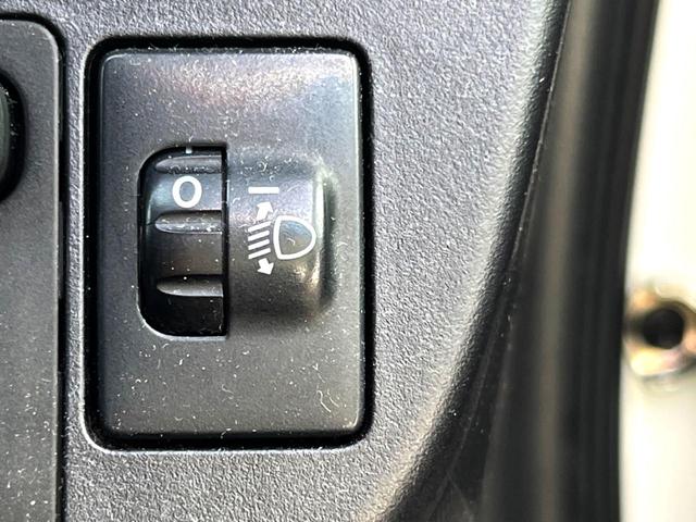 アクア S アルパイン8インチナビ バックカメラ スマートキー ETC オートライト オートエアコン Bluetooth CD DVD再生 フルセグ(40枚目)