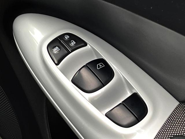 ジューク 15RX パーソナライゼーション 純正SDナビ バックカメラ スマートキー HIDヘッド ETC オートライト オートエアコン 純正17インチアルミ Bluetooth CD DVD再生 フルセグ(39枚目)