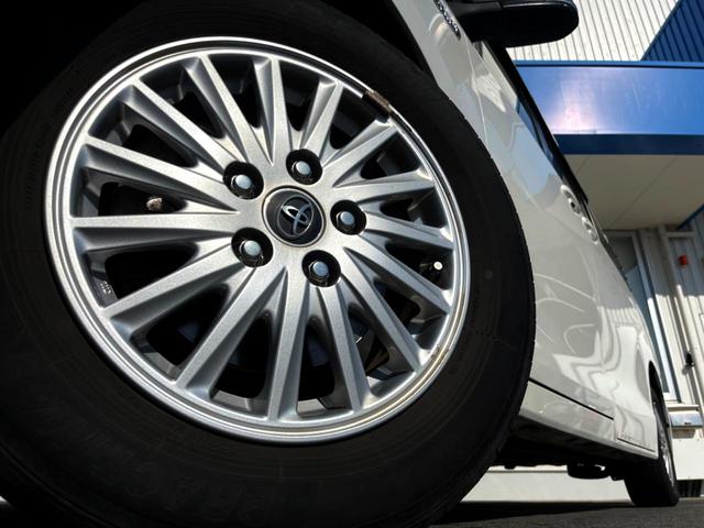 ヴォクシー ハイブリッドＶ　両側電動ドア　純正ＳＤナビ　後席モニター　バックカメラ　衝突被害軽減システム　ドラレコ　スマートキー　ＬＥＤヘッド　ビルトインＥＴＣ　クルコン　オートライト　オートエアコン　純正１５インチアルミ（14枚目）