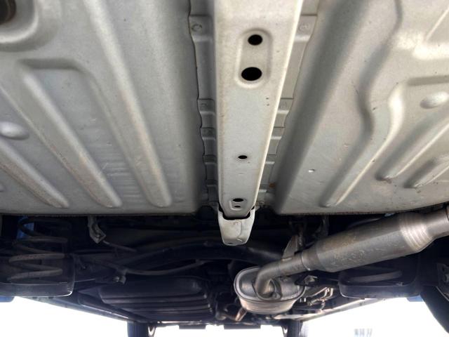 ヴォクシー ハイブリッドＶ　両側電動ドア　純正ＳＤナビ　後席モニター　バックカメラ　衝突被害軽減システム　ドラレコ　スマートキー　ＬＥＤヘッド　ビルトインＥＴＣ　クルコン　オートライト　オートエアコン　純正１５インチアルミ（19枚目）