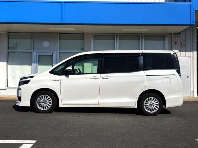 ヴォクシー ハイブリッドＶ　両側電動ドア　純正ＳＤナビ　後席モニター　バックカメラ　衝突被害軽減システム　ドラレコ　スマートキー　ＬＥＤヘッド　ビルトインＥＴＣ　クルコン　オートライト　オートエアコン　純正１５インチアルミ（22枚目）