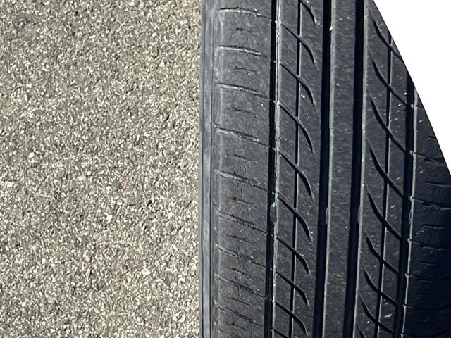 ヴォクシー ハイブリッドＶ　両側電動ドア　純正ＳＤナビ　後席モニター　バックカメラ　衝突被害軽減システム　ドラレコ　スマートキー　ＬＥＤヘッド　ビルトインＥＴＣ　クルコン　オートライト　オートエアコン　純正１５インチアルミ（32枚目）