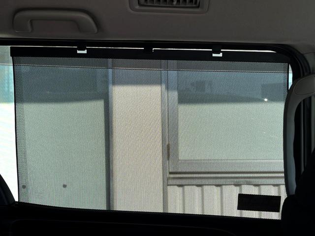 ヴォクシー ハイブリッドＶ　両側電動ドア　純正ＳＤナビ　後席モニター　バックカメラ　衝突被害軽減システム　ドラレコ　スマートキー　ＬＥＤヘッド　ビルトインＥＴＣ　クルコン　オートライト　オートエアコン　純正１５インチアルミ（43枚目）