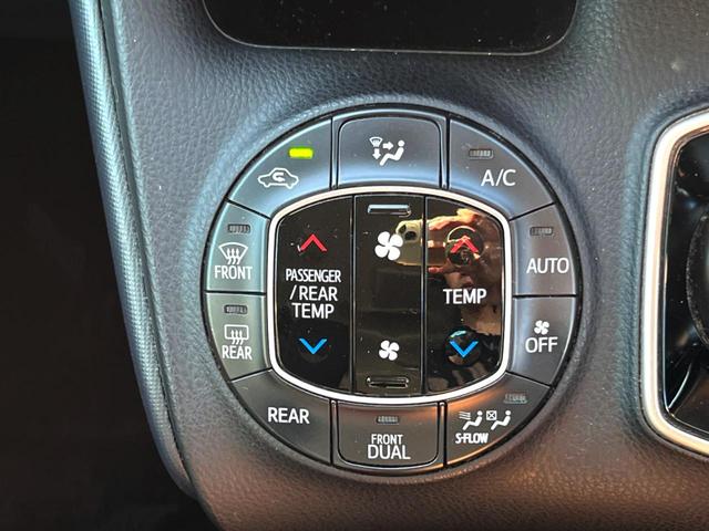 ヴォクシー ハイブリッドＶ　両側電動ドア　純正ＳＤナビ　後席モニター　バックカメラ　衝突被害軽減システム　ドラレコ　スマートキー　ＬＥＤヘッド　ビルトインＥＴＣ　クルコン　オートライト　オートエアコン　純正１５インチアルミ（54枚目）