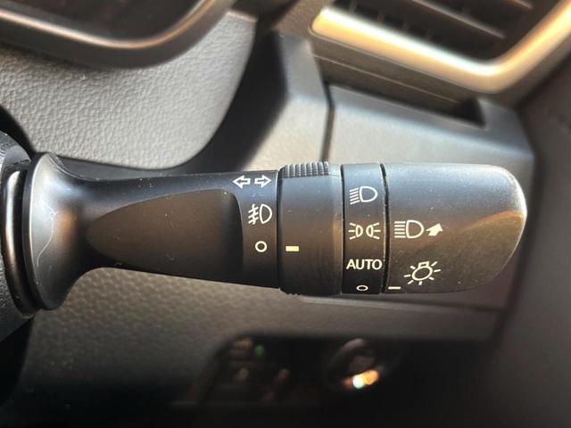 ルーミー カスタムＧ　Ｓ　ＳＤナビ　両側電動スライドドア　衝突被害軽減システム　禁煙車　バックカメラ　フルセグ　スマートキー　ＬＥＤヘッド　ＥＴＣ　クルコン　純正１４インチアルミ　オートエアコン　Ｂｌｕｅｔｏｏｔｈ再生（26枚目）