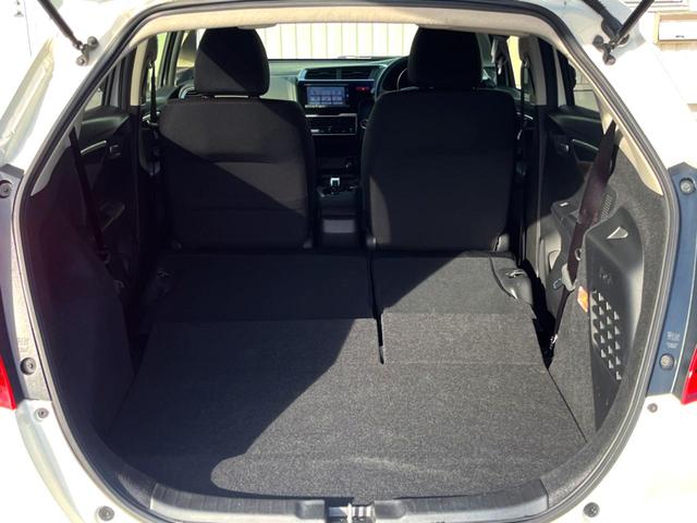 フィットハイブリッド Ｆパッケージ　純正ナビ　バックカメラ　スマートキー　ＥＴＣ　オートライト　オートエアコン　Ｂｌｕｅｔｏｏｔｈ　ＣＤ　ＤＶＤ再生（10枚目）