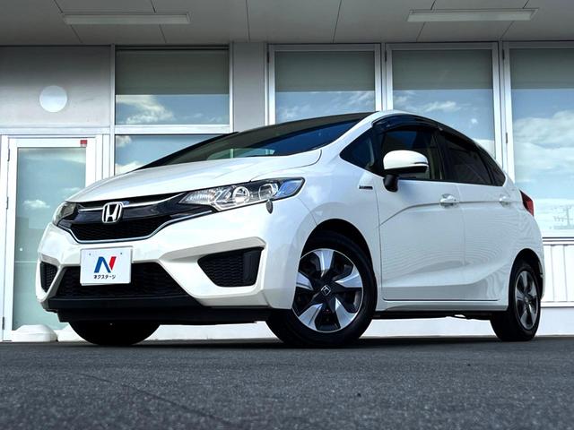 フィットハイブリッド Ｆパッケージ　純正ナビ　バックカメラ　スマートキー　ＥＴＣ　オートライト　オートエアコン　Ｂｌｕｅｔｏｏｔｈ　ＣＤ　ＤＶＤ再生（24枚目）