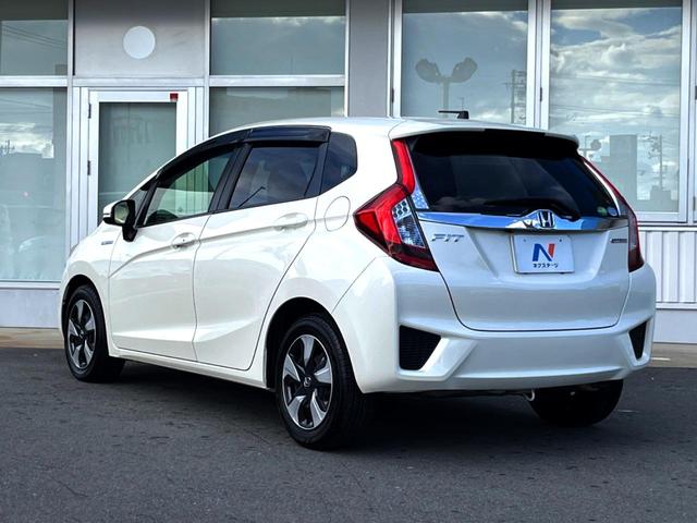 フィットハイブリッド Ｆパッケージ　純正ナビ　バックカメラ　スマートキー　ＥＴＣ　オートライト　オートエアコン　Ｂｌｕｅｔｏｏｔｈ　ＣＤ　ＤＶＤ再生（25枚目）