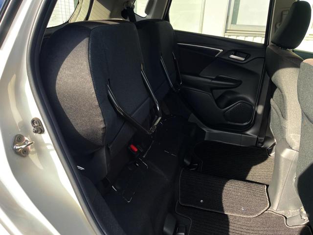 フィットハイブリッド Ｆパッケージ　純正ナビ　バックカメラ　スマートキー　ＥＴＣ　オートライト　オートエアコン　Ｂｌｕｅｔｏｏｔｈ　ＣＤ　ＤＶＤ再生（32枚目）