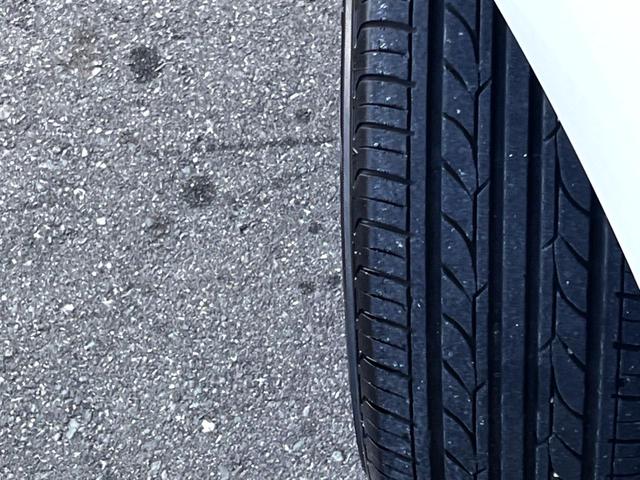 フィットハイブリッド Ｆパッケージ　純正ナビ　バックカメラ　スマートキー　ＥＴＣ　オートライト　オートエアコン　Ｂｌｕｅｔｏｏｔｈ　ＣＤ　ＤＶＤ再生（51枚目）