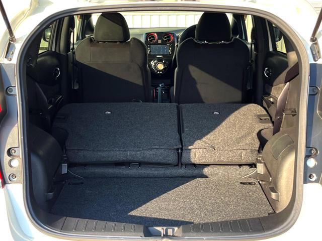 普段のお買い物や通勤、送迎等に十分な荷室スペースを確保しております。セカンドシートを倒すと、大きな荷物の積載も可能です♪