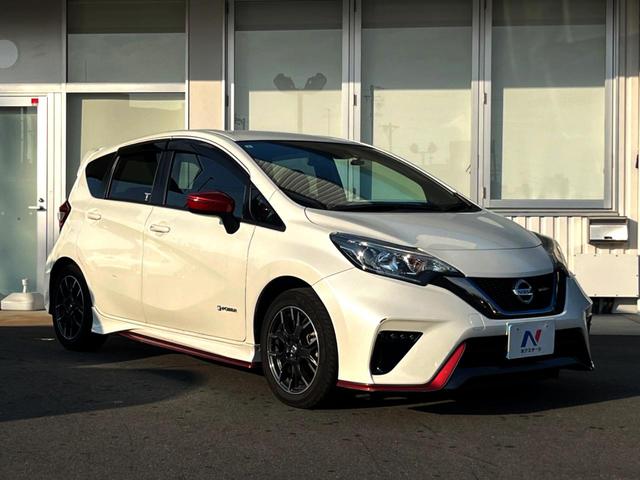 高透明度のガラス皮膜で撥水はもちろん、上質なツヤ・光沢を実現。紫外線や酸性雨から大切な愛車を保護し、色あせ・劣化を防止。「弾スプラッシュコート」、「弾プリミッサコート」からお選びいただけます。