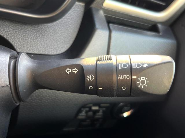 ルーミー カスタムＧ－Ｔ　両側電動スライドドア　９型ナビ　全周囲カメラ　衝突軽減装置　禁煙車　シートヒーター　ドラレコ　コーナーセンサー　スマートキー　ＬＥＤヘッド　ＥＴＣ　オートブレーキホールド　オートライト（44枚目）