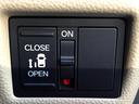 Ｎ－ＢＯＸ Ｇ・Ｌホンダセンシング　純正ＳＤナビ　後席モニター　電動スライドドア　禁煙車　バックカメラ　ＥＴＣ　Ｂｌｕｅｔｏｏｔｈ　フルセグ　スマートキー　ＬＥＤヘッド　オートライト（5枚目）