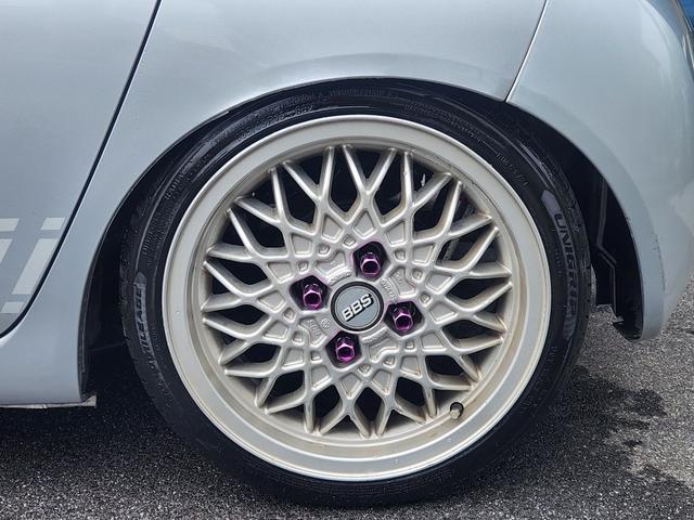 エッセ Ｄ　５速・ＢＢＳ１５ＡＷ・フルタップ式車高調・社外センター出しマフラー・モモステ・エアクリ・社外タコメーター・強化イグニッションコイル・ソニカＲＳ純正スタビ・社外ナビ・ＥＴＣ（28枚目）