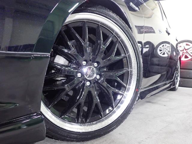 プリウス Ｓ　４ＷＤ　新品１９インチアルミ＆タイヤ　ＬＥＤデイライト付エアロ　ダウンサス　Ｂｌｕｅｔｏｏｔｈオーディオ　純正ナビ　Ｒカメラ　ＥＴＣ　スマートキー２個（3枚目）