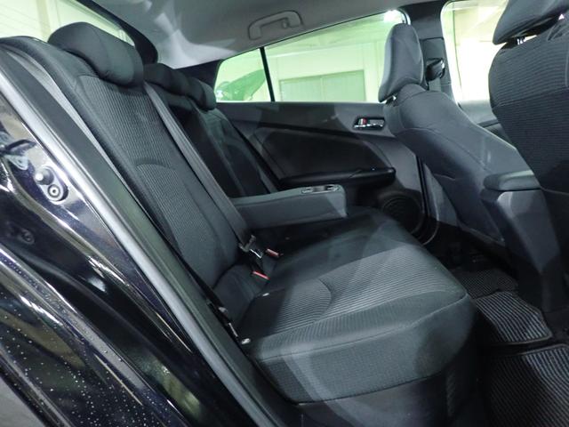 プリウス Ｓ　４ＷＤ　新品１９インチアルミ＆タイヤ　ＬＥＤデイライト付エアロ　ダウンサス　Ｂｌｕｅｔｏｏｔｈオーディオ　純正ナビ　Ｒカメラ　ＥＴＣ　スマートキー２個（30枚目）
