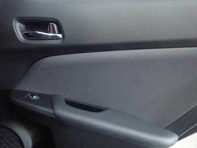 プリウス Ｓ　４ＷＤ　新品１９インチアルミ＆タイヤ　ＬＥＤデイライト付エアロ　ダウンサス　Ｂｌｕｅｔｏｏｔｈオーディオ　純正ナビ　Ｒカメラ　ＥＴＣ　スマートキー２個（32枚目）