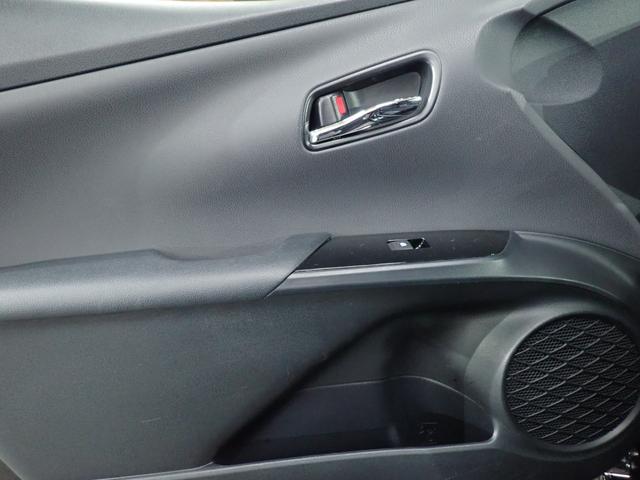 プリウス Ｓ　４ＷＤ　新品１９インチアルミ＆タイヤ　ＬＥＤデイライト付エアロ　ダウンサス　Ｂｌｕｅｔｏｏｔｈオーディオ　純正ナビ　Ｒカメラ　ＥＴＣ　スマートキー２個（46枚目）