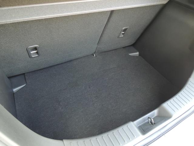 デミオ １３Ｓ　ＬＥＤコンフォートパッケージ　５速マニュアル　Ｂｌｕｅｔｏｏｔｈ　禁煙車　ワンオーナー　バックカメラ　ナビゲーション　アドバンストキー２個　オートライトシステム　リアスポイラー（39枚目）
