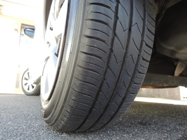 デミオ 13C 5速マニュアル 禁煙車 ドライビングコンフォートパッケージ フルノーマル オートライト ナビゲーション 電動格納ドアミラー キーレスキー 純正フロアマット サイドバイザー CD再生 トノカバー(25枚目)