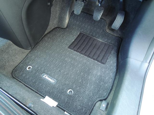 デミオ 13C 5速マニュアル 禁煙車 ドライビングコンフォートパッケージ フルノーマル オートライト ナビゲーション 電動格納ドアミラー キーレスキー 純正フロアマット サイドバイザー CD再生 トノカバー(37枚目)