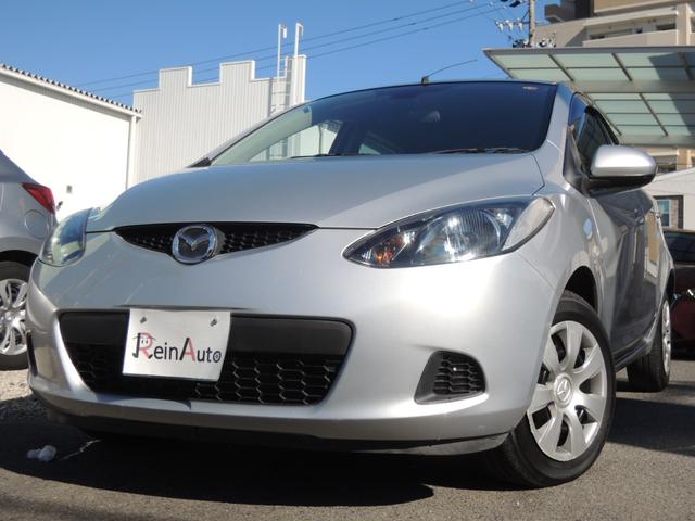 デミオ 13C 5速マニュアル 禁煙車 ドライビングコンフォートパッケージ フルノーマル オートライト ナビゲーション 電動格納ドアミラー キーレスキー 純正フロアマット サイドバイザー CD再生 トノカバー(52枚目)