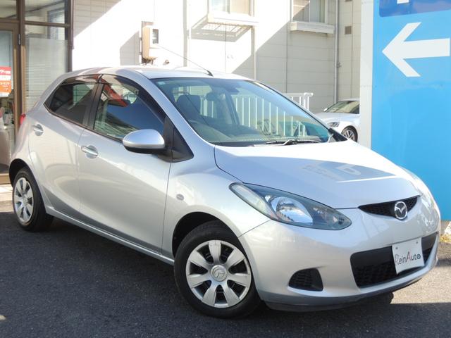 デミオ 13C 5速マニュアル 禁煙車 ドライビングコンフォートパッケージ フルノーマル オートライト ナビゲーション 電動格納ドアミラー キーレスキー 純正フロアマット サイドバイザー CD再生 トノカバー(54枚目)