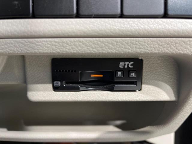 S 禁煙車 純正CDオーディオ HIDヘッドライト オートライト アイドリングストップ スマートキー 横滑り防止装置 電動格納ドアミラー 運転席シートヒーター(4枚目)
