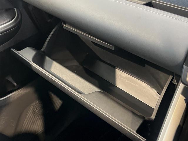 ノア ハイブリッドＳ－Ｚ　純正１０．５型メモリーナビ　両側電動スライドドア　禁煙車　全周囲カメラ　衝突被害軽減装置　レーダークルーズ　ＥＴＣ２．０　Ｂｌｕｅｔｏｏｔｈ接続　フルセグＴＶ　ドラレコ　スマートキー　ＬＥＤヘッド（49枚目）
