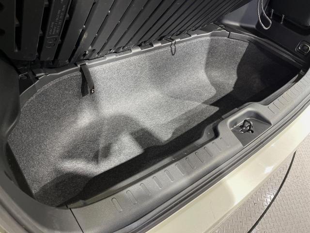 セレナ ｅ－パワー　ハイウェイスターＶ　純正１０型ナビ　プロパイロット　全周囲カメラ　デジタルインナーミラー　禁煙車　ブラインドスポットモニター　ハンズフリー両側電動ドア　ＥＴＣ　ドラレコ　リアオートエアコン　純正１６インチアルミ（52枚目）