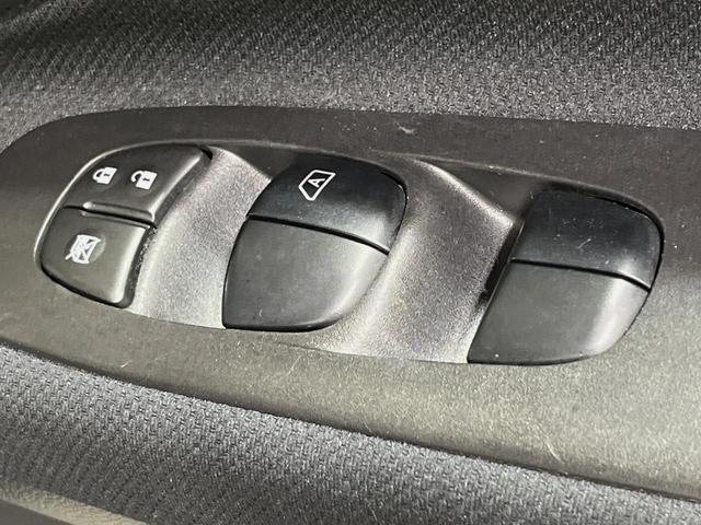 セレナ ハイウェイスター Vセレクション 両側電動ドア 純正SDナビ バックカメラ 禁煙車 スマートキー ビルトインETC クルコン オートライト オートエアコン 純正16インチアルミ リアエアコン Bluetooth CD DVD再生(46枚目)