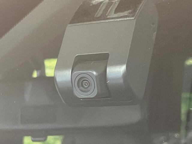 ステップワゴン ｅ：ＨＥＶスパーダ　プレミアムライン　純正１１．４型ナビ　全周囲カメラ　禁煙車　電動リアゲート　両側電動ドア　前中列シートヒーター　ブラインドスポットモニター　シーケンシャルウィンカー　衝突軽減　レーダークルーズ　ＥＴＣ　ドラレコ（6枚目）