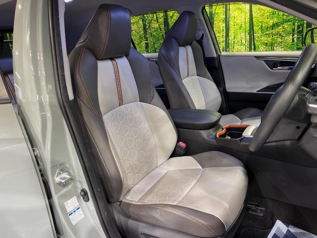 ＲＡＶ４ アドベンチャー　４ＷＤ　純正９インチＳＤナビ　バックカメラ　衝突被害軽減システム　レーダークルーズ　禁煙車　電動リアゲート　パワーシート　ドライブレコーダー　コーナーセンサー　スマートキー　ＬＥＤヘッド　ＥＴＣ２．０（8枚目）