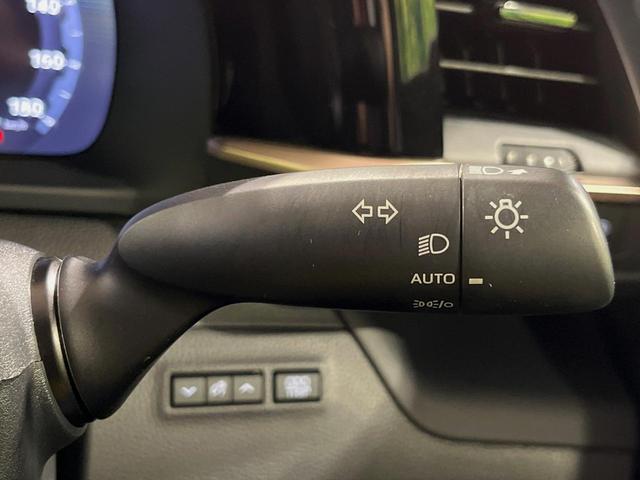 クラウンクロスオーバー Ｇアドバンスド・レザーパッケージ　１２．３型ＤＡ　デジタルインナーミラー　禁煙車　全周囲カメラ　ブラック本革シート　シートベンチレーション　４眼ＬＥＤヘッド　ハンドルヒーター　パワーシート　ブラインドスポットモニター　電動リアゲート（27枚目）