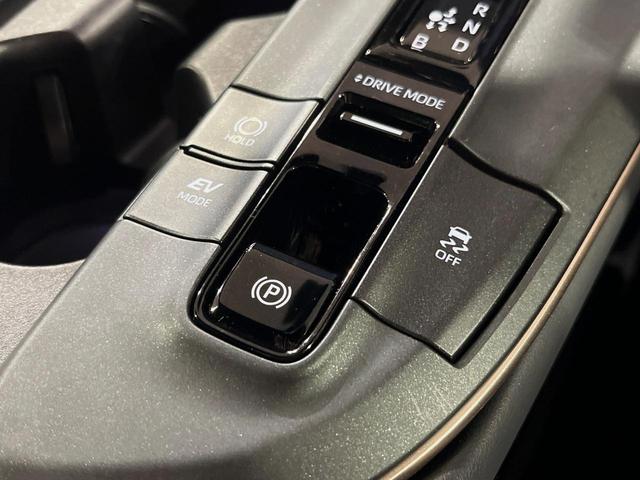 クラウンクロスオーバー Ｇアドバンスド・レザーパッケージ　１２．３型ＤＡ　デジタルインナーミラー　禁煙車　全周囲カメラ　ブラック本革シート　シートベンチレーション　４眼ＬＥＤヘッド　ハンドルヒーター　パワーシート　ブラインドスポットモニター　電動リアゲート（34枚目）
