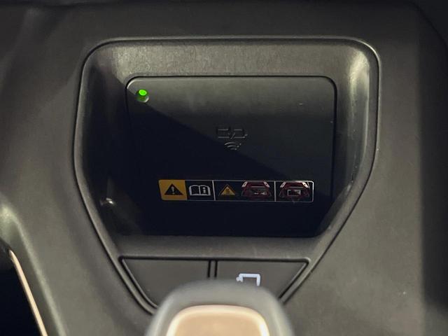 クラウンクロスオーバー Ｇアドバンスド・レザーパッケージ　１２．３型ＤＡ　デジタルインナーミラー　禁煙車　全周囲カメラ　ブラック本革シート　シートベンチレーション　４眼ＬＥＤヘッド　ハンドルヒーター　パワーシート　ブラインドスポットモニター　電動リアゲート（35枚目）