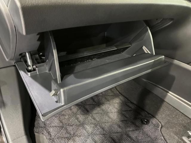 クラウンクロスオーバー Ｇアドバンスド・レザーパッケージ　１２．３型ＤＡ　デジタルインナーミラー　禁煙車　全周囲カメラ　ブラック本革シート　シートベンチレーション　４眼ＬＥＤヘッド　ハンドルヒーター　パワーシート　ブラインドスポットモニター　電動リアゲート（42枚目）