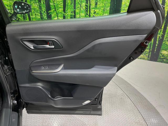 クラウンクロスオーバー Ｇアドバンスド・レザーパッケージ　１２．３型ＤＡ　デジタルインナーミラー　禁煙車　全周囲カメラ　ブラック本革シート　シートベンチレーション　４眼ＬＥＤヘッド　ハンドルヒーター　パワーシート　ブラインドスポットモニター　電動リアゲート（49枚目）