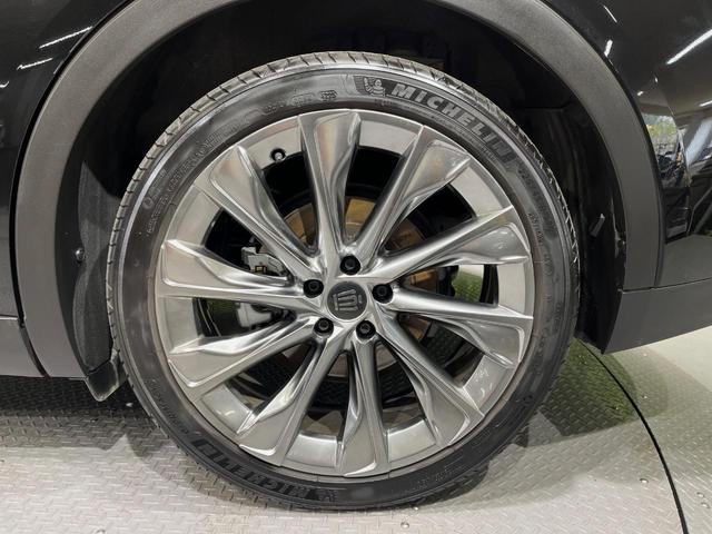 クラウンクロスオーバー Ｇアドバンスド・レザーパッケージ　１２．３型ＤＡ　デジタルインナーミラー　禁煙車　全周囲カメラ　ブラック本革シート　シートベンチレーション　４眼ＬＥＤヘッド　ハンドルヒーター　パワーシート　ブラインドスポットモニター　電動リアゲート（53枚目）