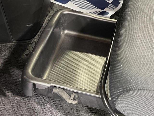 タンク カスタムＧ－Ｔ　アルパインナビ　アルパイン後席モニター　両側パワースライドドア　禁煙車　衝突軽減システム　ＬＥＤヘッドライト　クルコン　バックカメラ　シートリフター　スマートキー　リアサンシェード（40枚目）