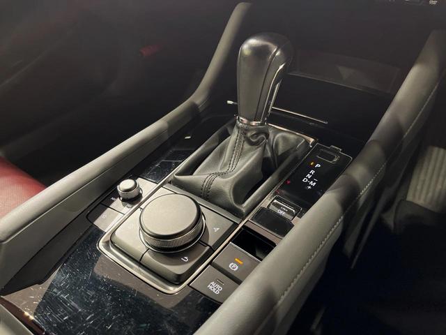 ＭＡＺＤＡ３ファストバック ２０Ｓバーガンディ　セレクション　純正８．８型ナビ　全周囲カメラ　赤本革シート　禁煙車　メモリーパワーシート　シートヒーター　ステアリングヒーター　衝突軽減　レーダークルーズ　クルージングトラフィックサポート　ＢＳＭ　ＥＴＣ　ＨＵＤ（24枚目）