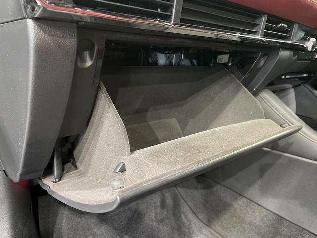 ＭＡＺＤＡ３ファストバック ２０Ｓバーガンディ　セレクション　純正８．８型ナビ　全周囲カメラ　赤本革シート　禁煙車　メモリーパワーシート　シートヒーター　ステアリングヒーター　衝突軽減　レーダークルーズ　クルージングトラフィックサポート　ＢＳＭ　ＥＴＣ　ＨＵＤ（51枚目）