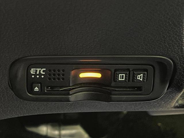 ヴェゼル ハイブリッドRS・ホンダセンシング 純正8型ナビ バックカメラ ETC ドライブレコーダー 前席シートヒーター スマートキー 衝突軽減装置 禁煙車 LEDヘッドライト 純正18インチアルミホイール オートライト フロントフォグランプ(5枚目)