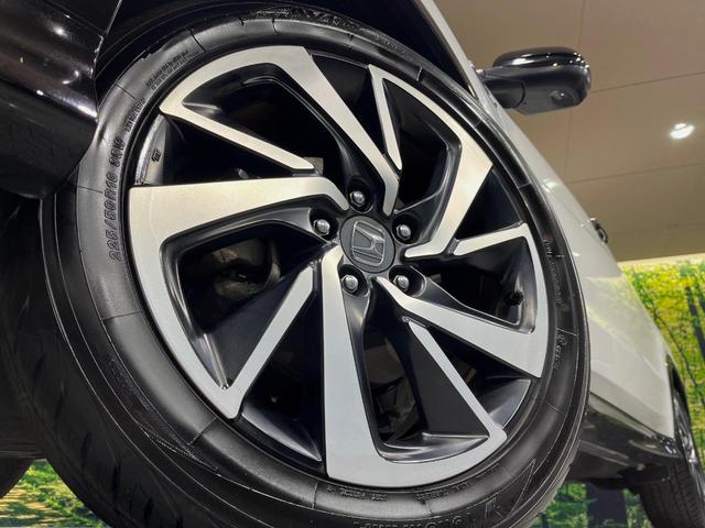 ヴェゼル ハイブリッドRS・ホンダセンシング 純正8型ナビ バックカメラ ETC ドライブレコーダー 前席シートヒーター スマートキー 衝突軽減装置 禁煙車 LEDヘッドライト 純正18インチアルミホイール オートライト フロントフォグランプ(13枚目)
