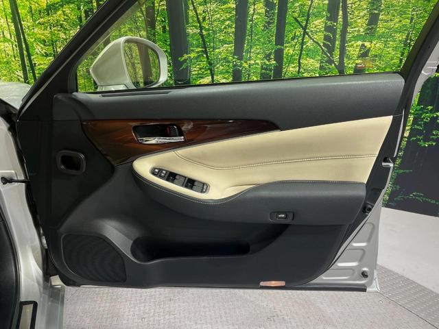 クラウンハイブリッド ロイヤルサルーン プリクラッシュセーフティ クリアランスソナー レーダークルーズ 禁煙車 メーカーナビ スーパーライブサウンド 前席パワーシート HIDヘッドライト バックカメラ ETC ドラレコ(42枚目)