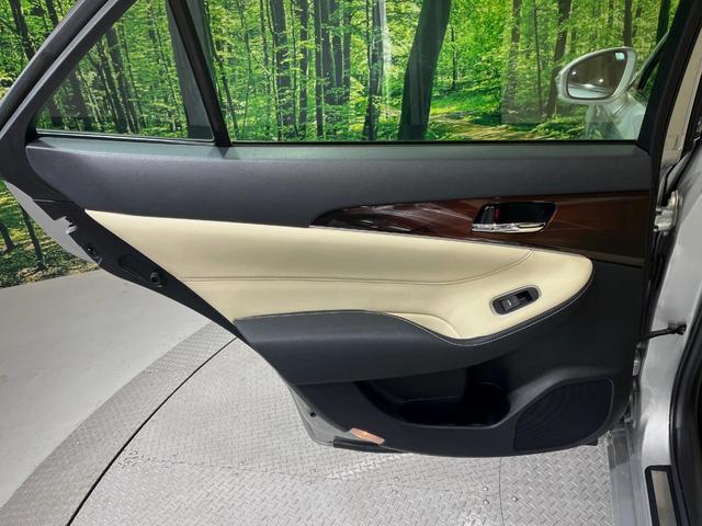 クラウンハイブリッド ロイヤルサルーン プリクラッシュセーフティ クリアランスソナー レーダークルーズ 禁煙車 メーカーナビ スーパーライブサウンド 前席パワーシート HIDヘッドライト バックカメラ ETC ドラレコ(43枚目)